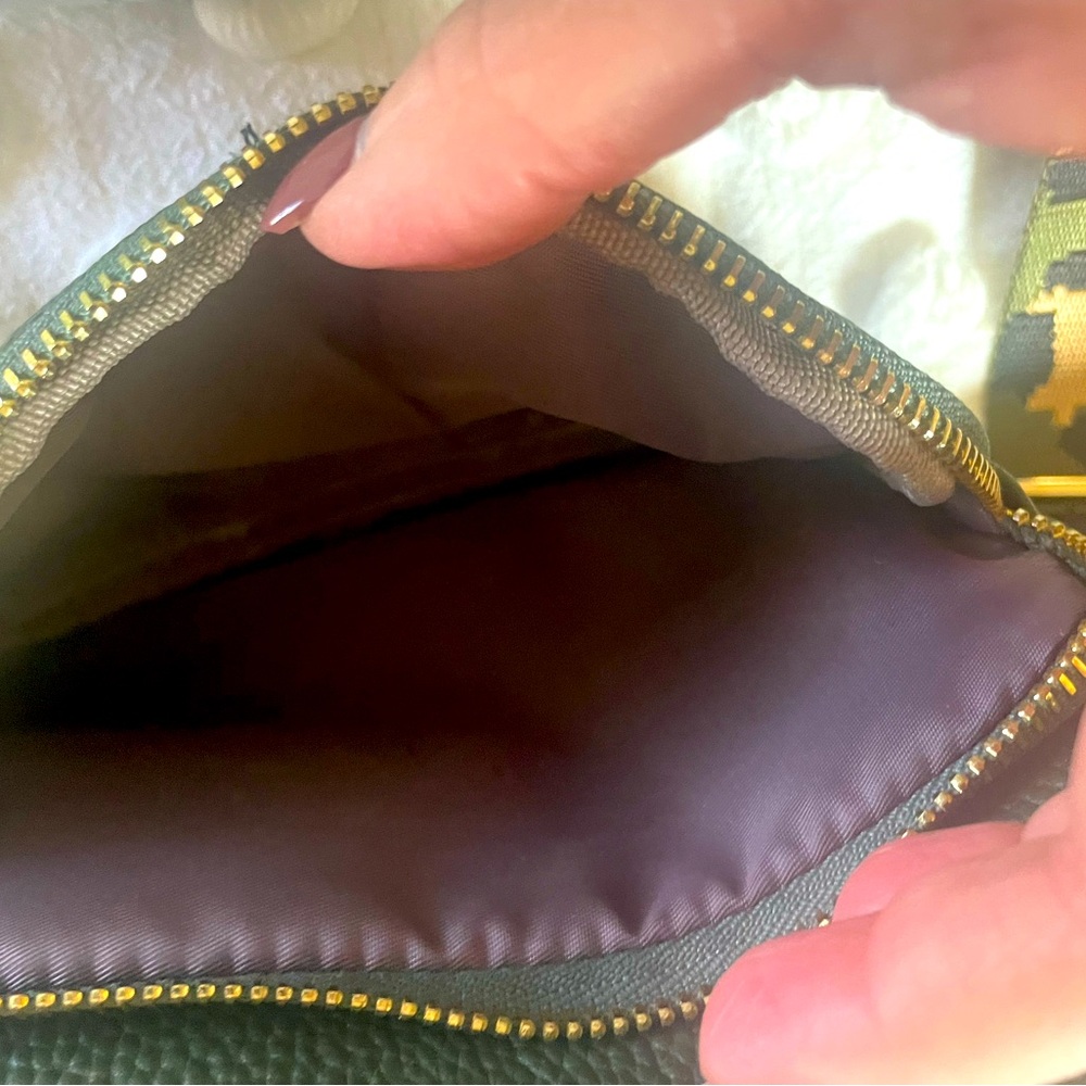 Pom Pom London Mayfair bag.  Beautiful Olive Green bag. - Picture 2 of 8